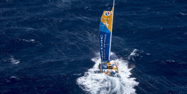 Vendée Globe Challenge, StMichel-Virbac dans le détroit de Bass, situé entre l’Australie et la Tasmanie. Jean Pierre Dick tient le cap